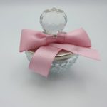 Dekorierte Glasschale mit Zuckermandeln - Kristallglas Griff und Deckel aus Silber – Bild 6