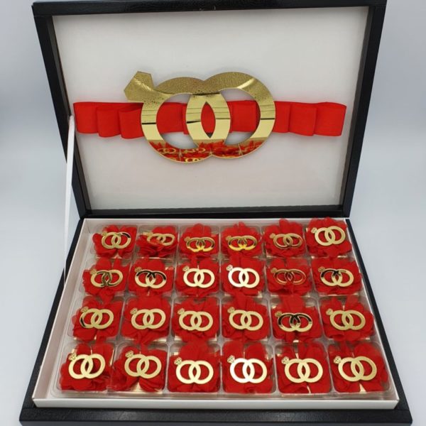 Schokoladenbox mit Ehering. Schokoladenbox mit Ehering – Bild 1