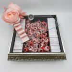 Holzkiste mit Schokolade und Süßigkeit  Herz- personalisiert – Bild 2