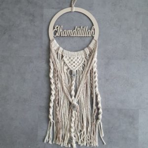 Makramee Wandbehang mit verschiedenen Holzmotiven