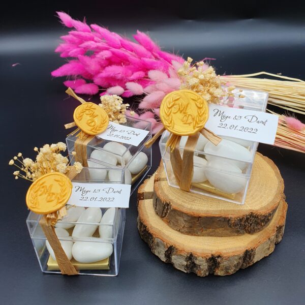 personalisiertes Gastgeschenk mit Siegelwachs Personalisiertes Gastgeschenk mit Siegelwachs