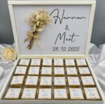 Personalisierte Schokobox moderne Signatur weiß