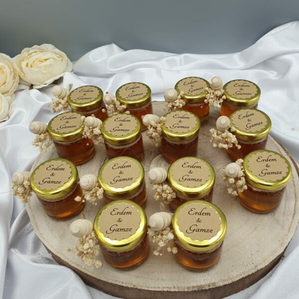 Honigglas Gastgeschenk personalisierbar mit Honiglöffel und Schleierkraut (5)