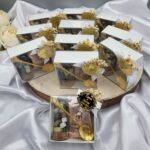 Türkischer Mokka Kaffee und Schoko Kieselsteine mit Löffel als personalisiertes Gastgeschenk Gold (3)