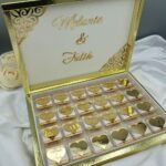 Schokoladenbox mit Spiegelplexiglas Gold