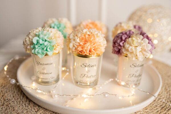 Personalisierte Kerze im Glas – Individuelles Teelicht mit Blumen-Deko – Bild 5