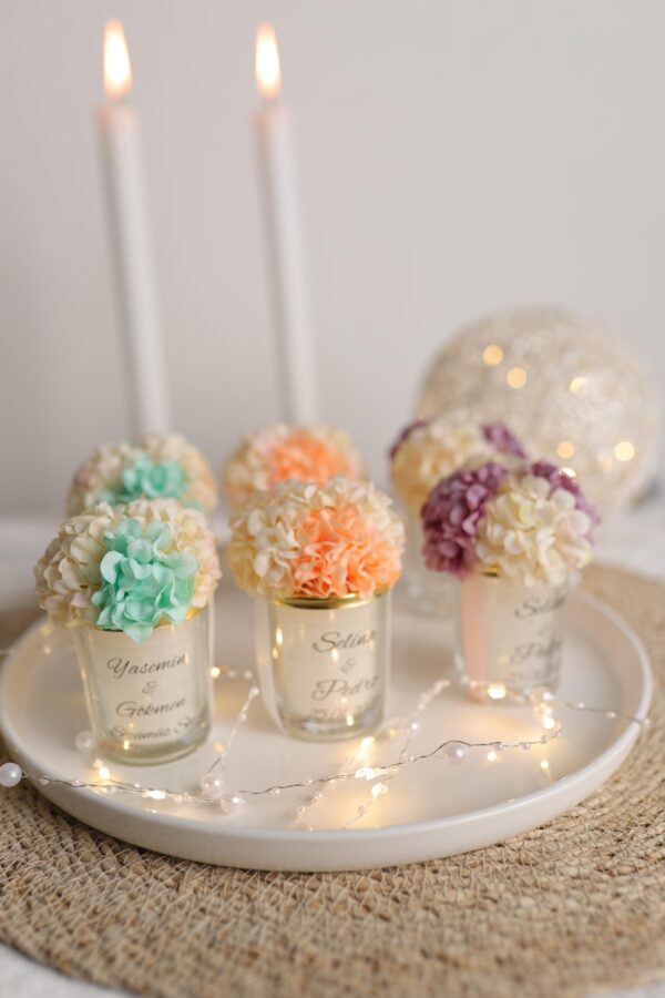 Personalisierte Kerze im Glas – Individuelles Teelicht mit Blumen-Deko – Bild 8