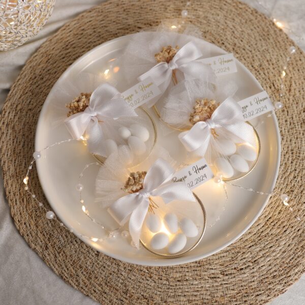 Personalisierte Zuckermandeln im Tüll mit Trockenblumen & Schleife – Bild 6